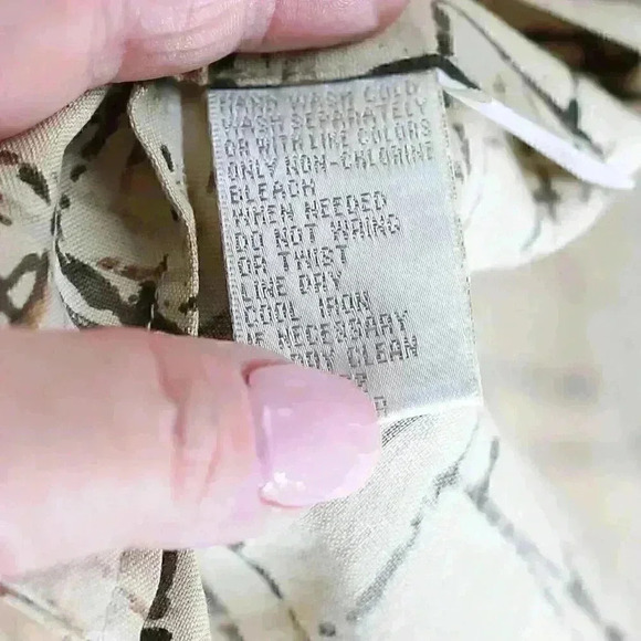 Perry Ellis Size XXL Tan/Brown 100% Silk button down - Picture 8 of 12